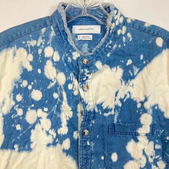 Urban Outfitters Shirt Mens Sz M Blue Cotton Bleach Splatter Denim Button Up - Picture 7 of 10